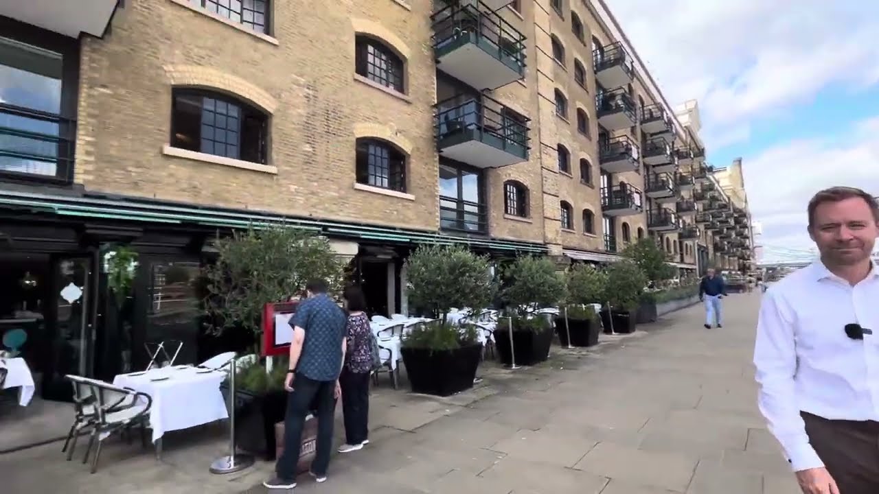 Inside a 4 bedroom apartment overlooking The River Thames | Anderson Rose