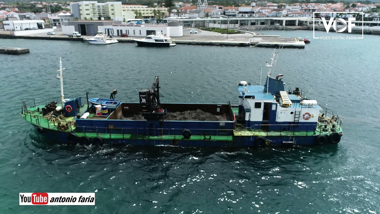 Navio Transporte  areia do mar, Porto da Madalena Ilha Pico