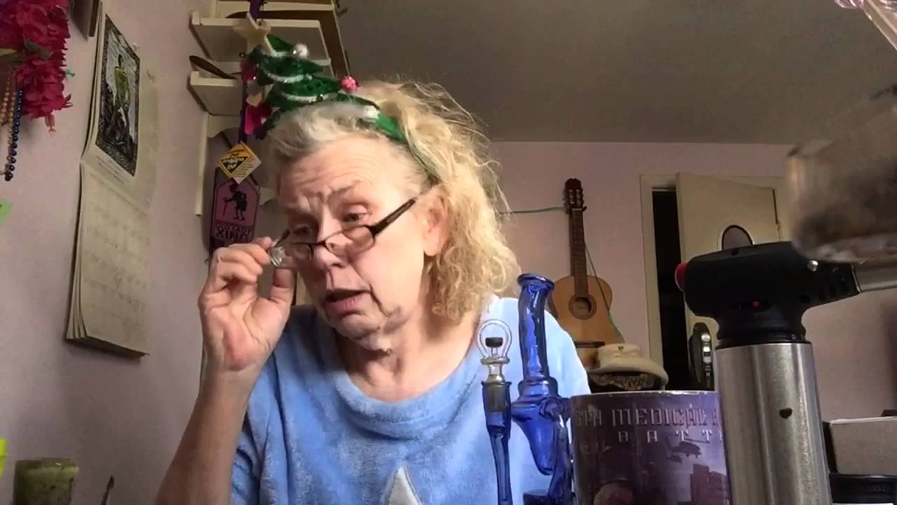 Happy Cannabis Christmas and HAPPY BIRTHDAY Dabbing Granny  have a fun and safe 4/20