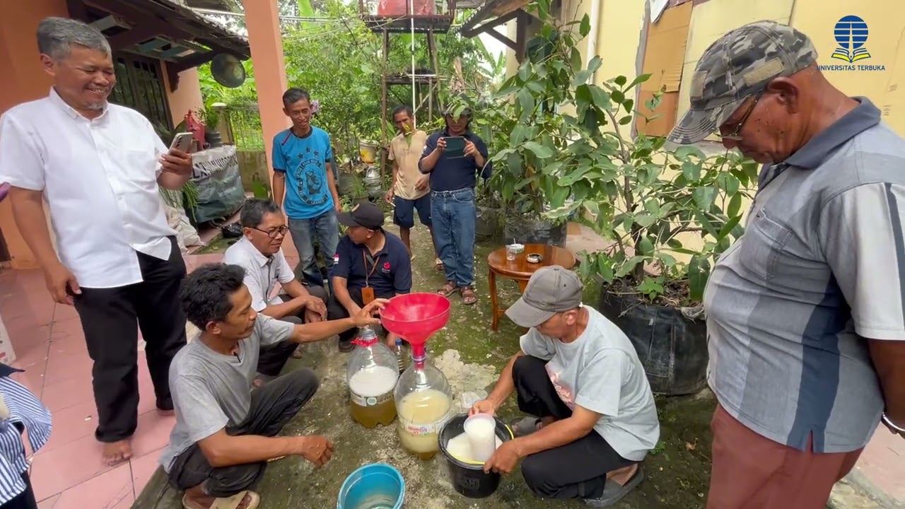 From Waste to Wow! Pupuk Cair Berbasis Mikroba untuk Pertanian Berkelanjutan