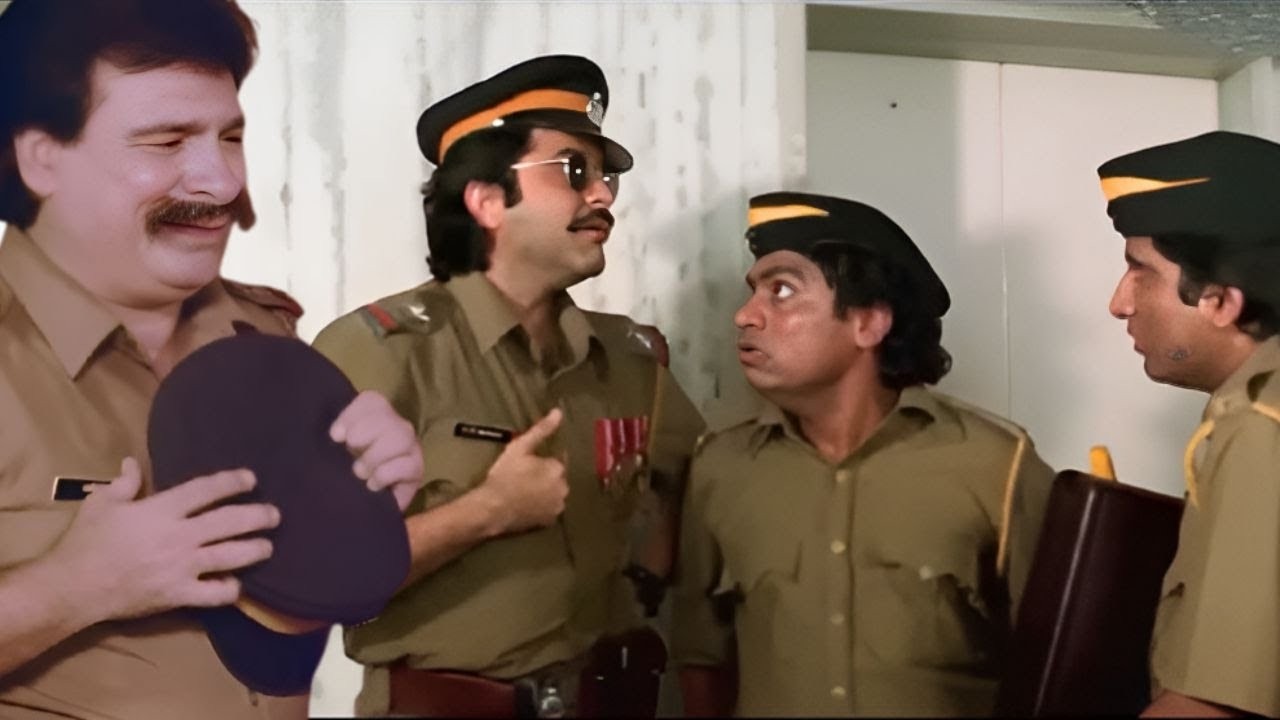 Anil Kapoor ने नकली पुलिस वाला बनके गुंडों को लुटा😂 | Kader Khan Comedy | Mr. Azaad | Movie Scene
