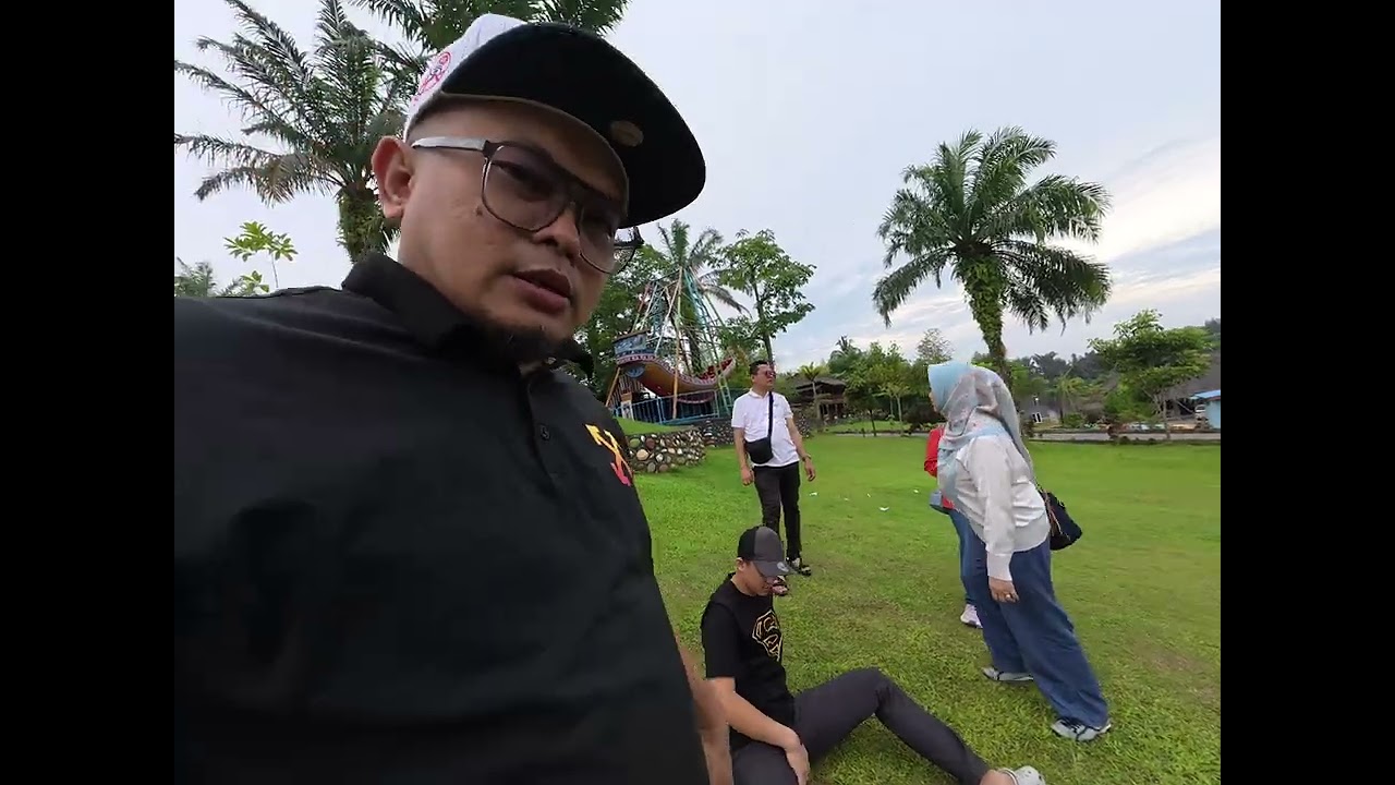 Makan udang galah kami ...2 kali kena ah....pusing kolestrol sama pusiing bayar