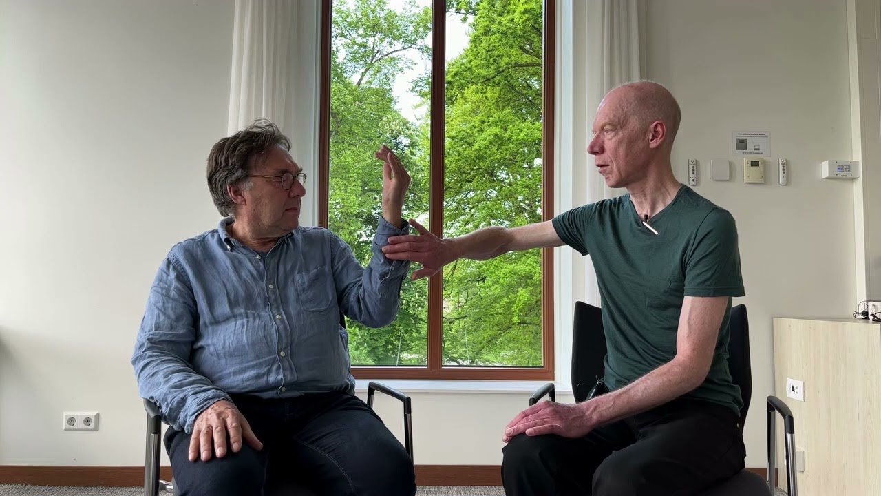 Demo arm-catalepsie als hypnotische inductie en therapeutische interventie.