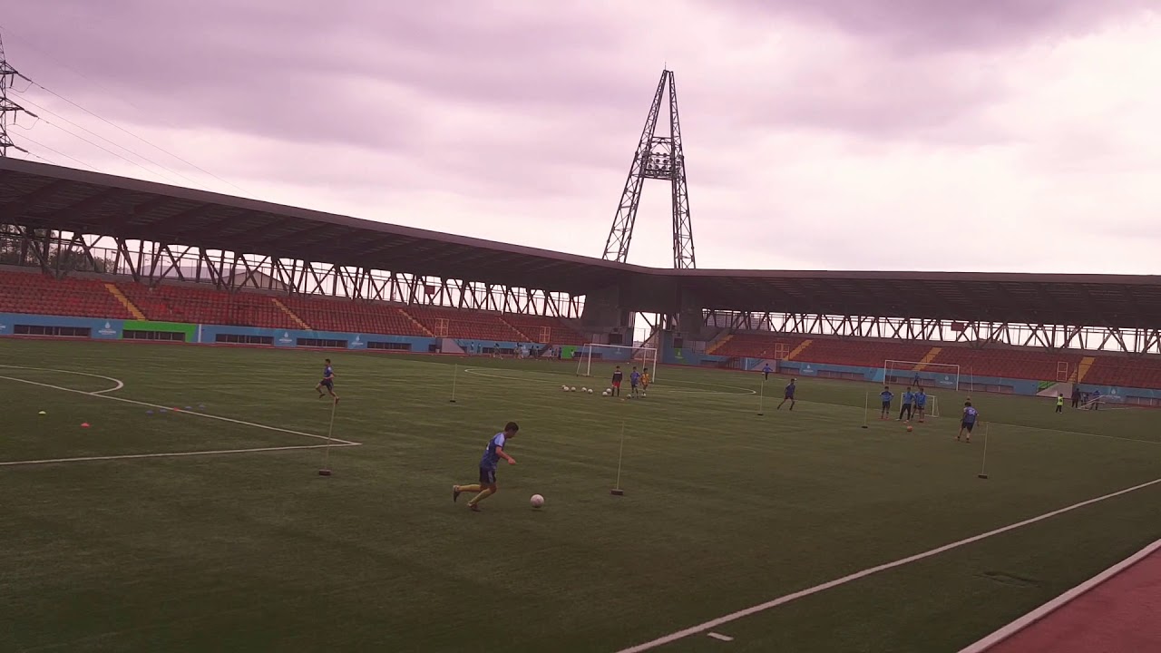 Futbol da &ccedil;apraz - uzun pas &ccedil;alışması