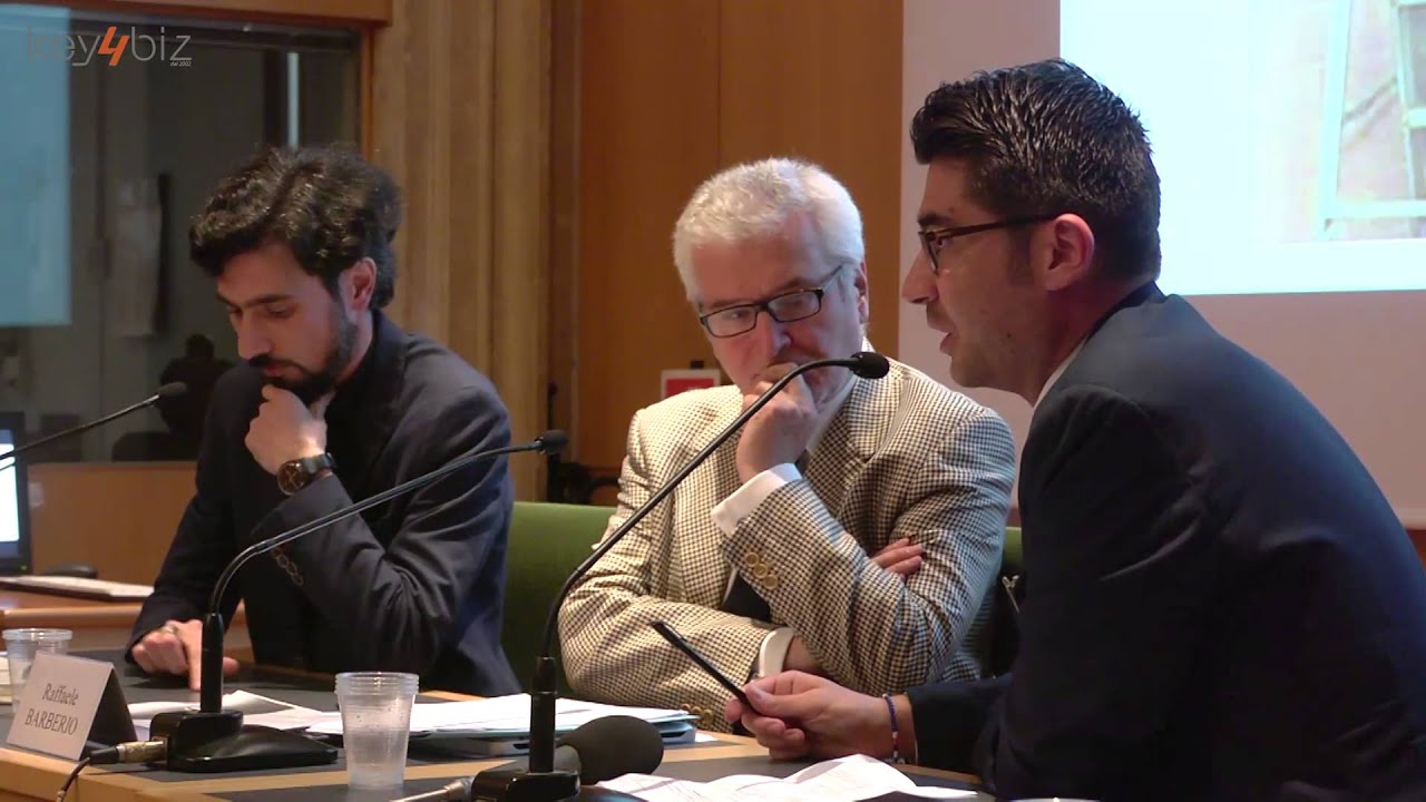 Storia dei media digitali - Internet uguale democrazia?
