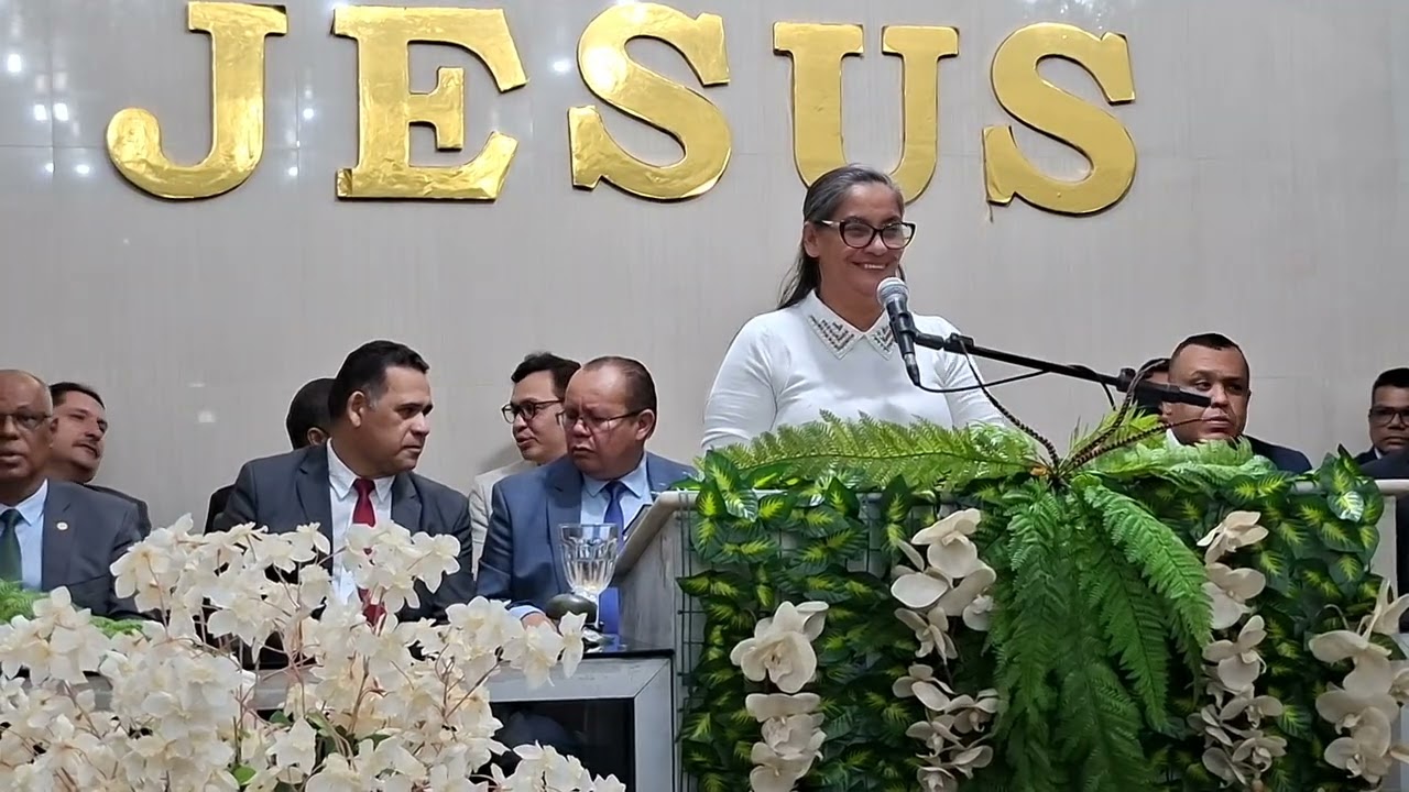 Agradecimentos finais, ao pastor aniversariante:Félix e esposa, no culto de ação e graças, em IEADAL