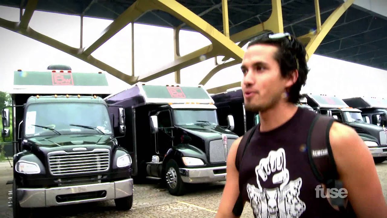 How Do the Roadies Shower While On Warped Tour? - Warped Roadies