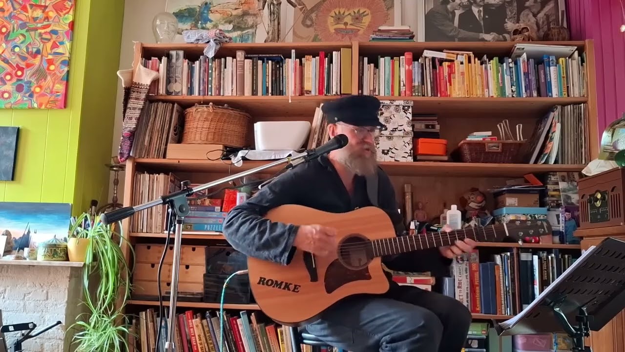 Een wezen zo ver weg van hier ''Original Romke'' #romke #singersongwriter #tinydeskconcert
