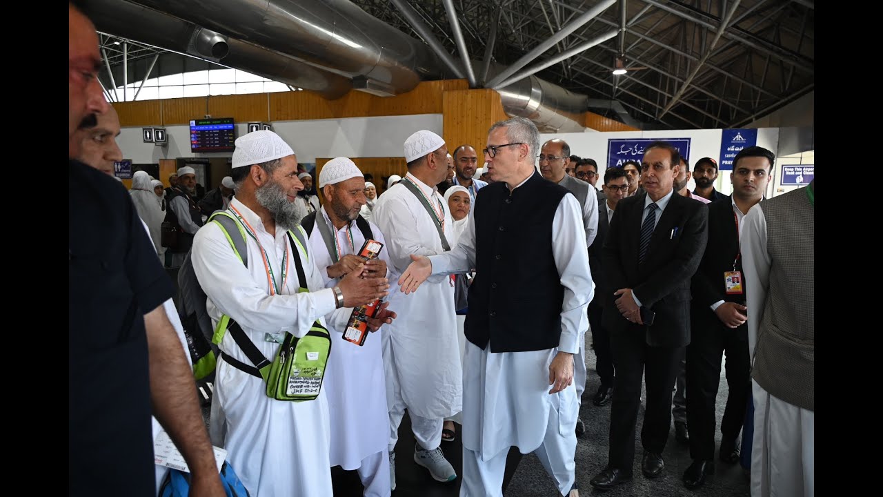 LG Manoj Sinha, CM Omar Abdullah flag off first batch of Hajj pilgrims from Srinagar Airport