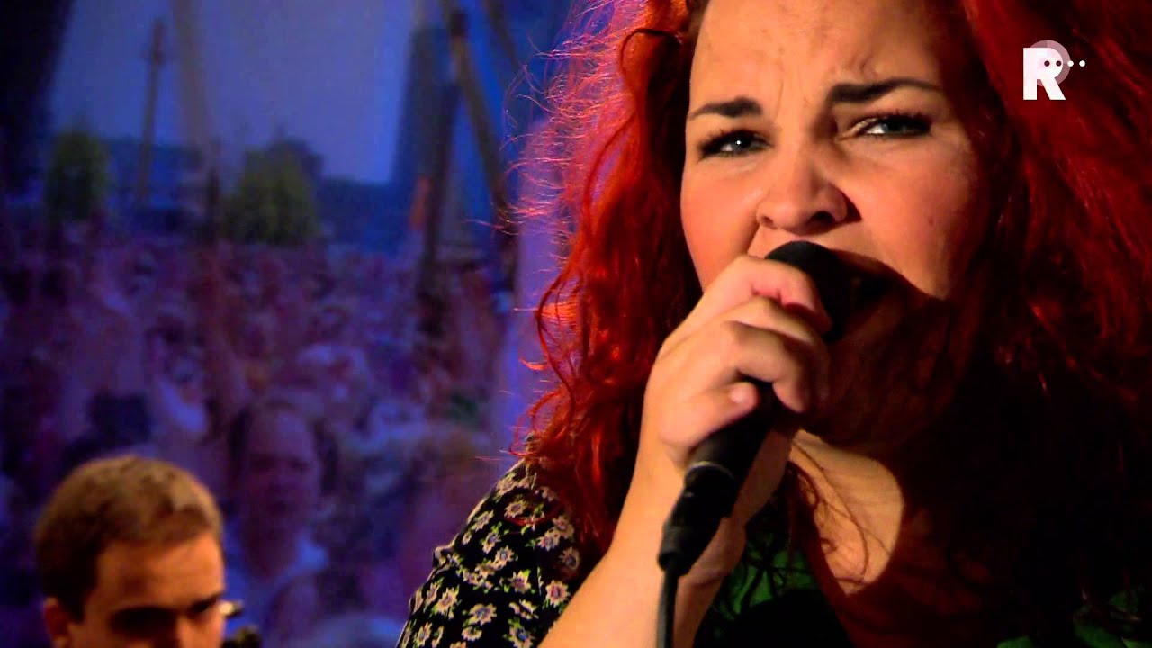 Lottie Mae Jones - Empty Pages - Live uit Lloyd