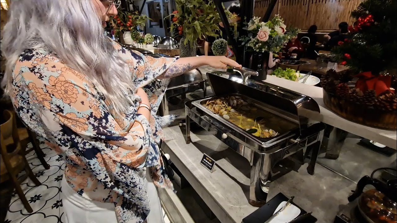 How is a Seafood Buffet in Da Nang, Vietnam ? 🇻🇳