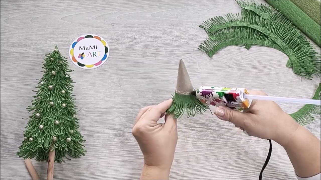 🎄 DIY Tissue Paper Christmas Trees 🌿 A simple and effective idea for Christmas decoration! ✨  🎄