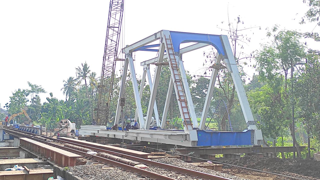 Jembatan Baru Kereta Api di Proyek Peningkatan Jalur Daop 9 Jember #keretaapi #proyek #jembatan 