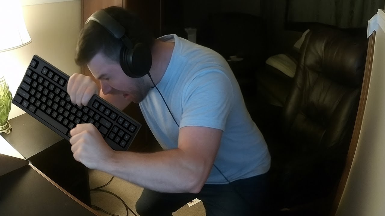 8 MINUTES OF GAMER RAGE 166