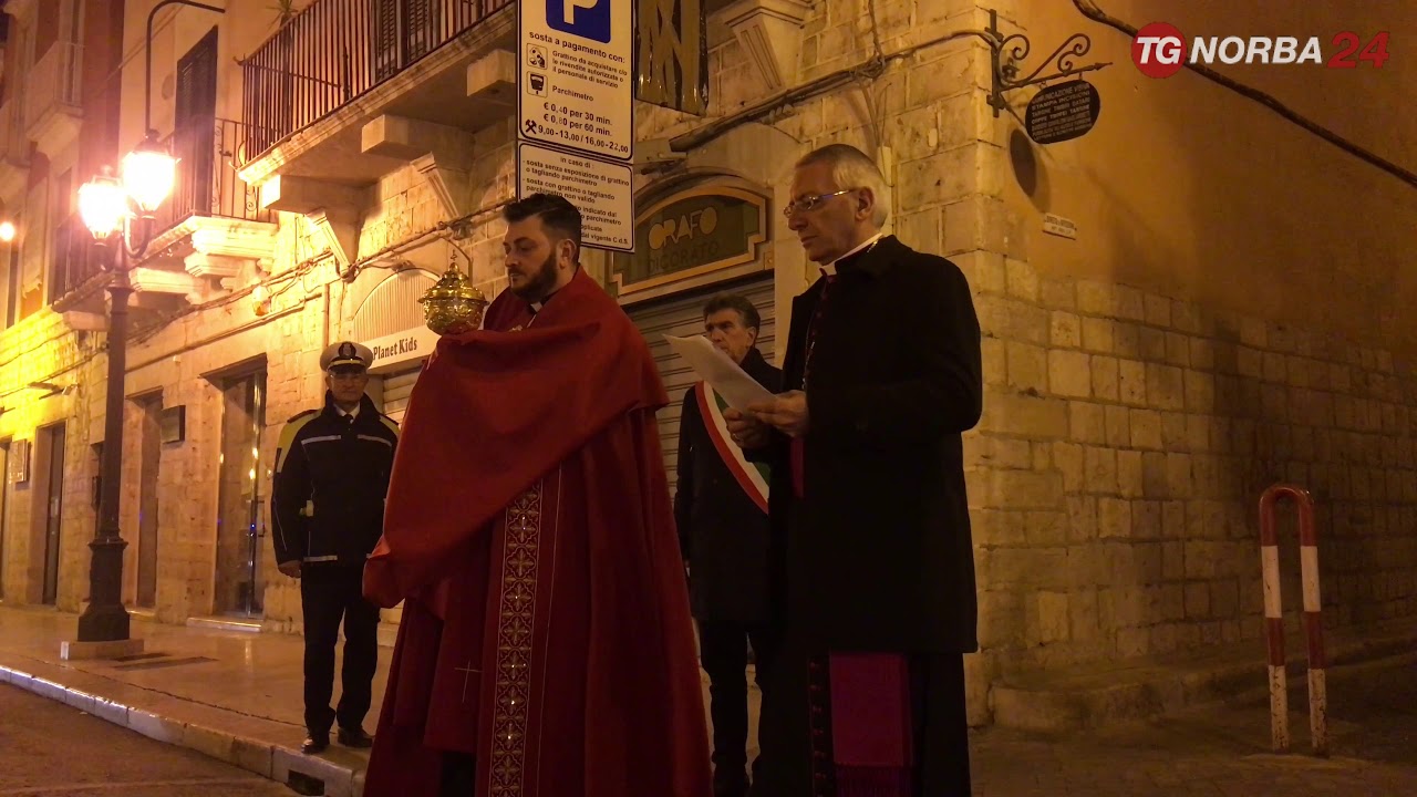 Barletta, la processione solitaria ai tempi del Coronavirus