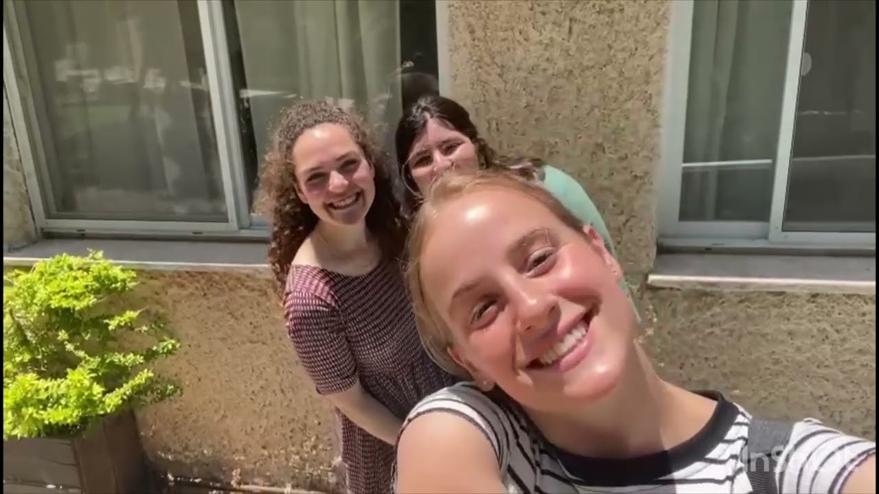 שמיניתשפ״ג- אז מה את עושה שנה הבאה?