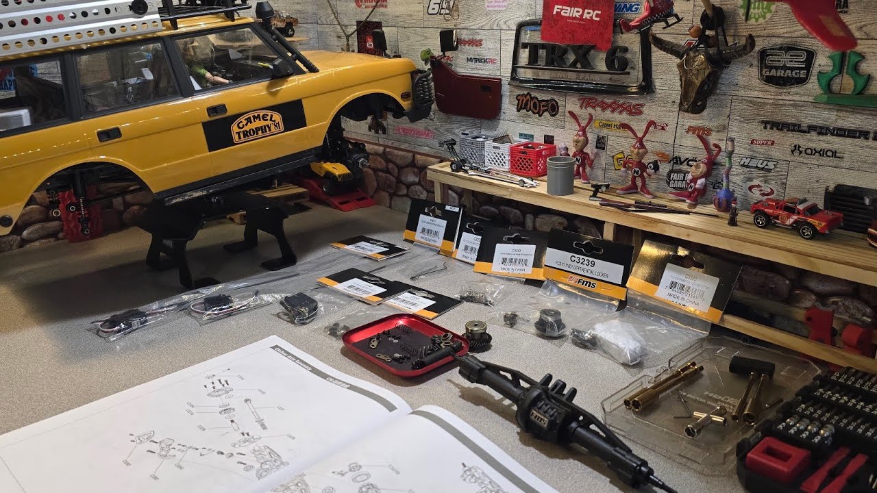 INSTALLING UNLOCKING DIFFERENTIAL & SELECTABLE 2WD 4WD FWD on FCX10 RANGE ROVER CAMEL TROPHY 