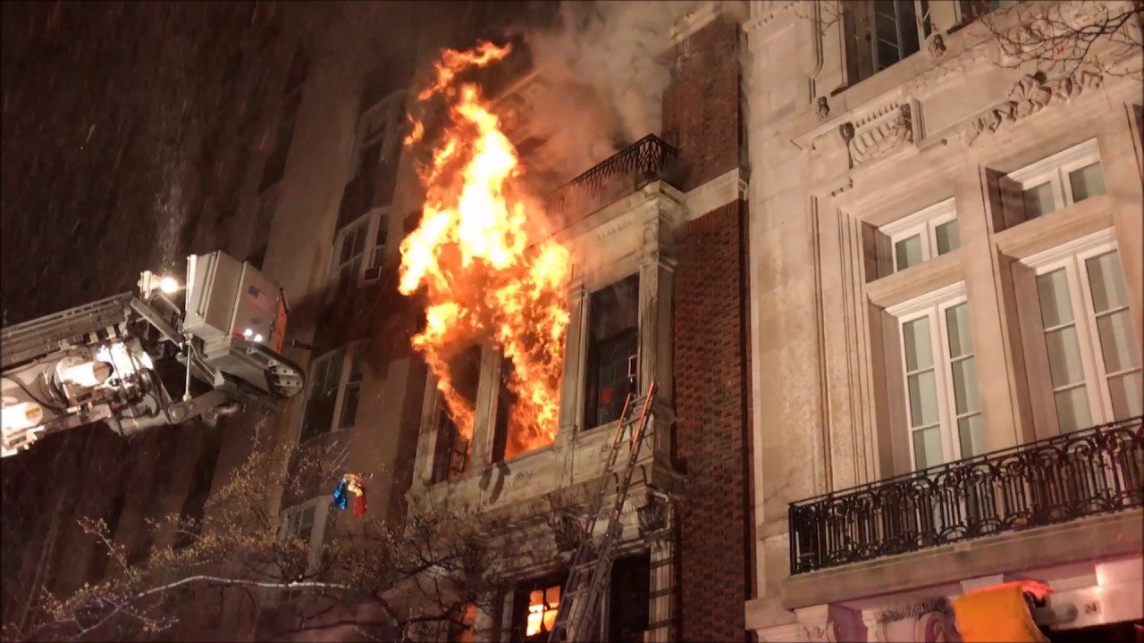 FDNY BATTLING MAJOR 3RD ALARM FIRE ON EAST 84TH STREET ON THE EAST SIDE OF MANHATTAN, NEW YORK.