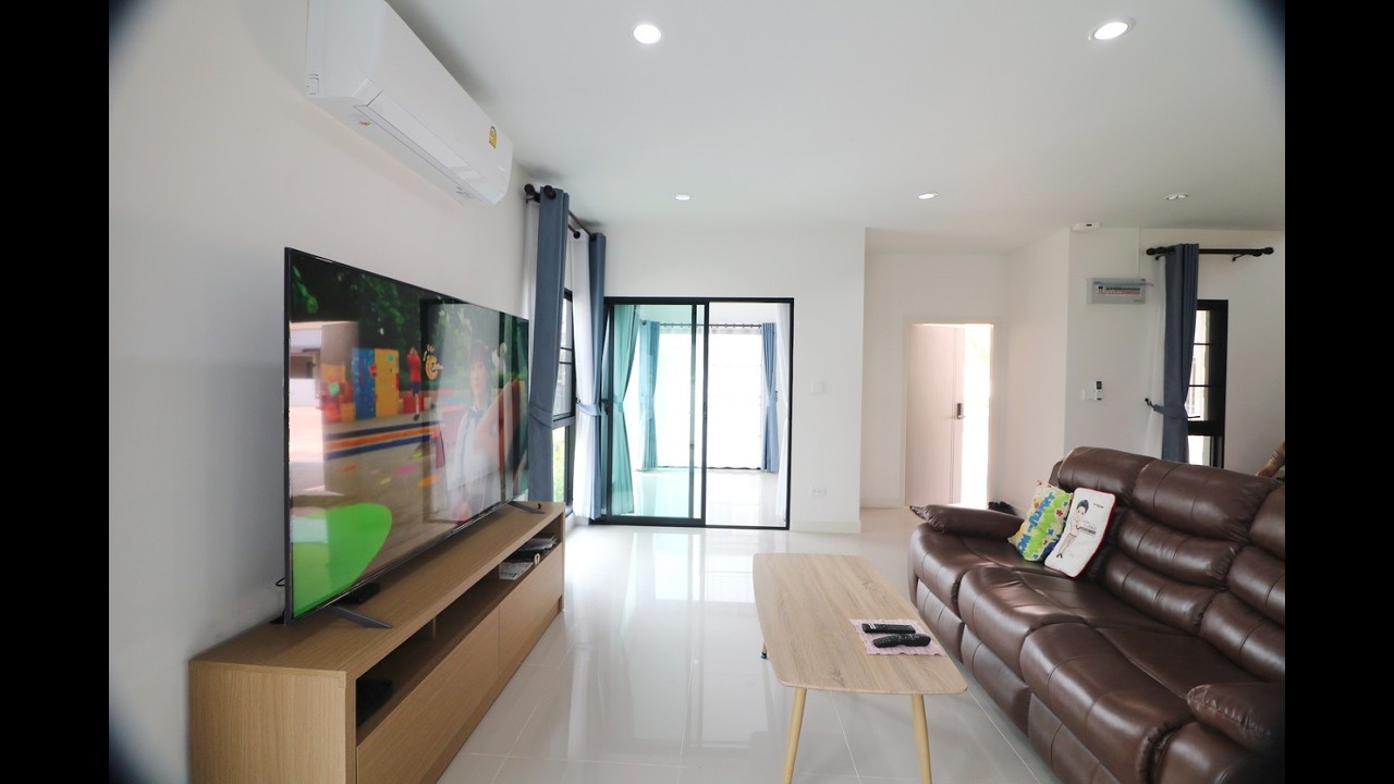 Современный новый дом с 3-4 спальнями сдается в аренду на 12 месяцев в Удон Тани, Таиланд. 30 000...