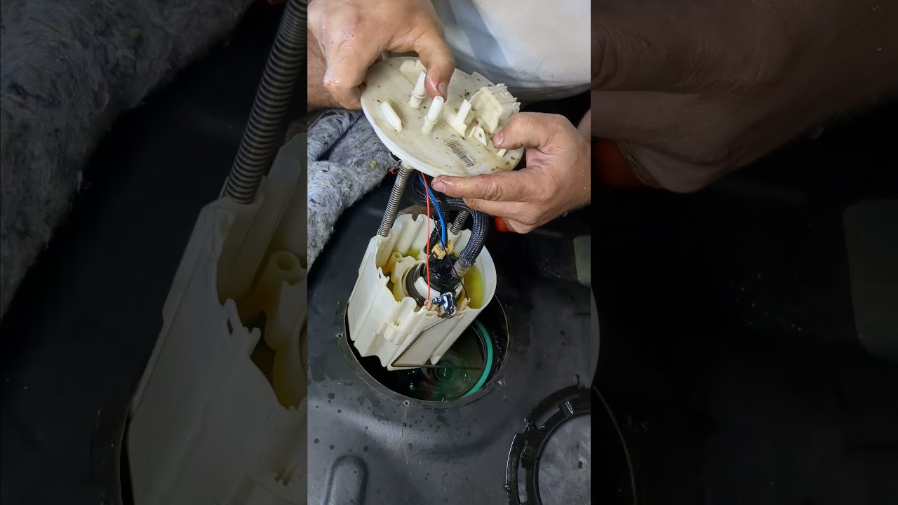 OPEL / VAUXHALL INSIGNIA - Fuel Pump Replacement 