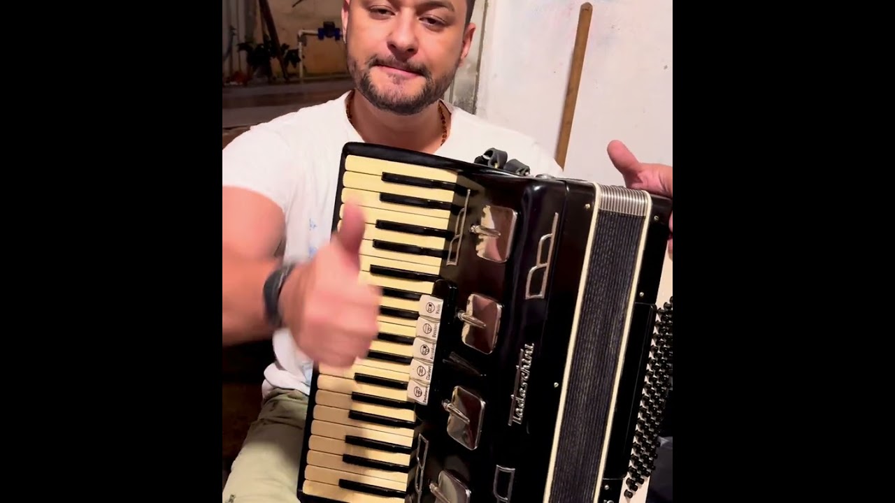 Acordeon Barato E Aqui / Todeschini 80 Baixos