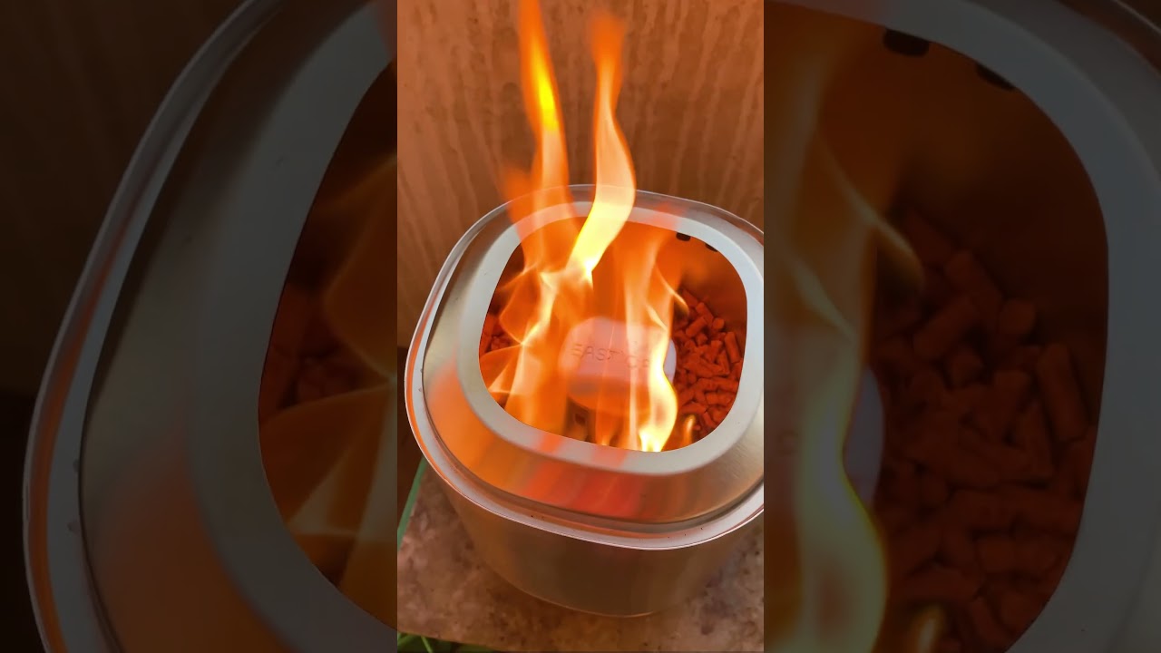 East Oak Smokeless Fire Pit 🔥 First time&hellip; so good! BRASA Mini Tabletop Fire Pit