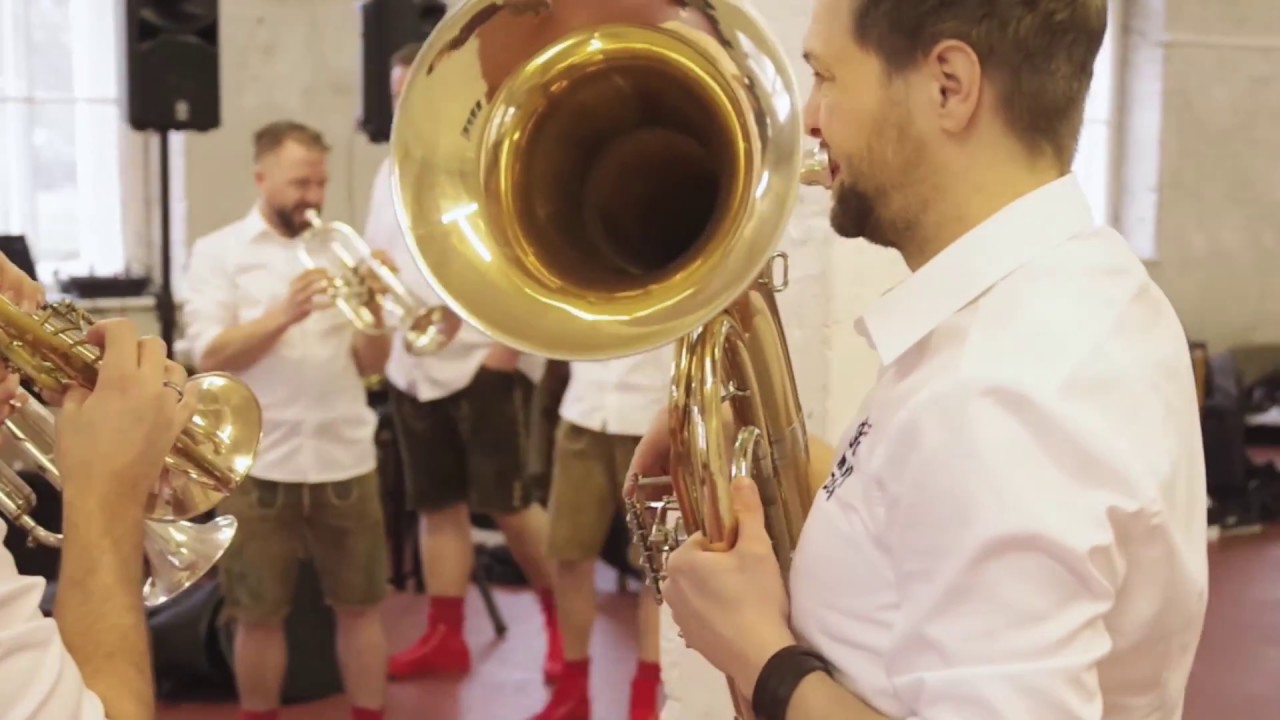 Die Spannung steigt... Strawanzer Blasmusik