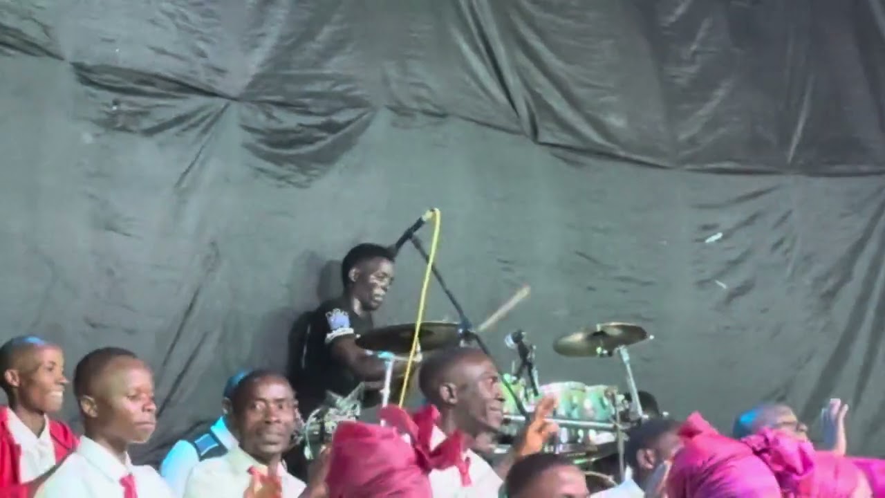 Niyo ndirimbo yanje by Emmanuel kinyovu Veillé 2024-2025