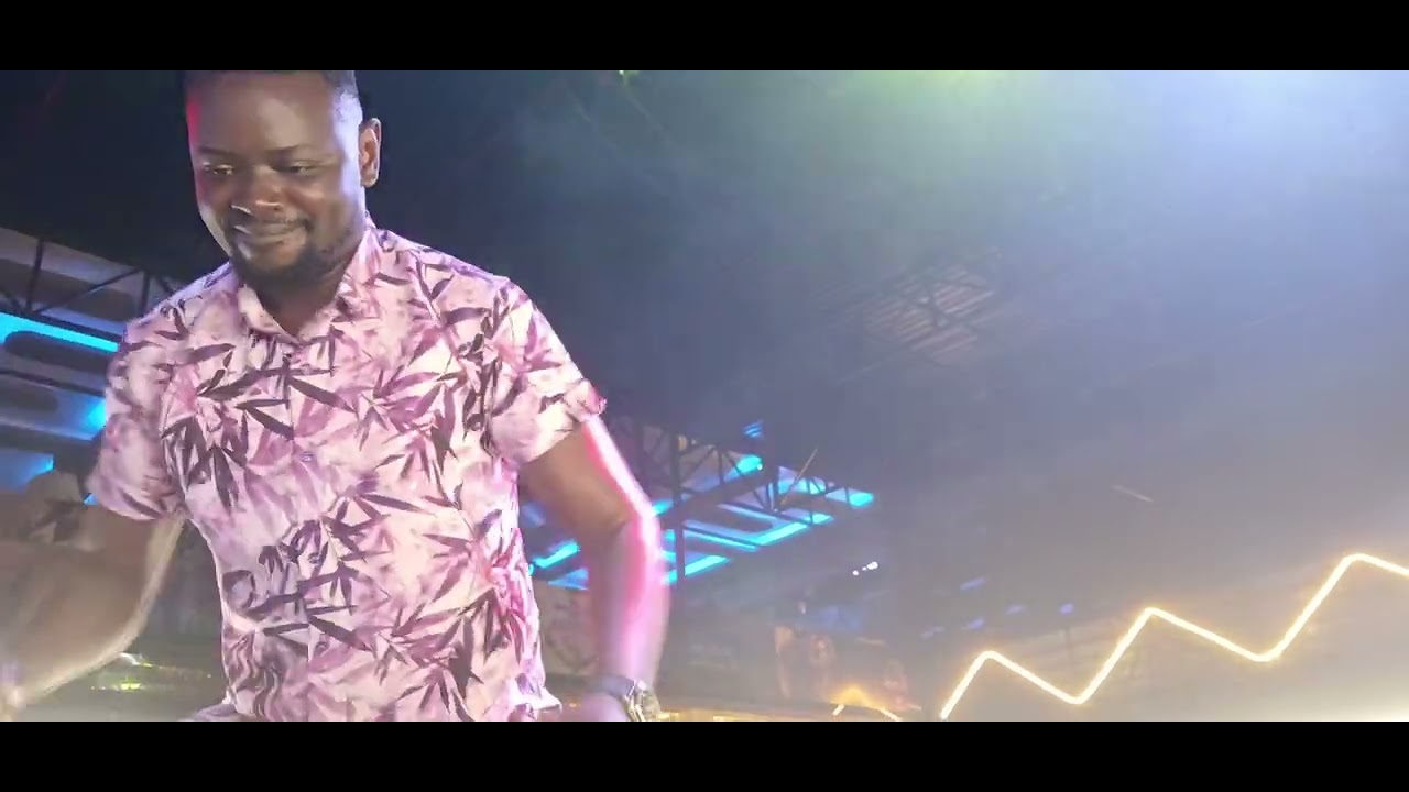 Prince Indah performing live Mirima Deya on stage Nairobi shows#princeindah 