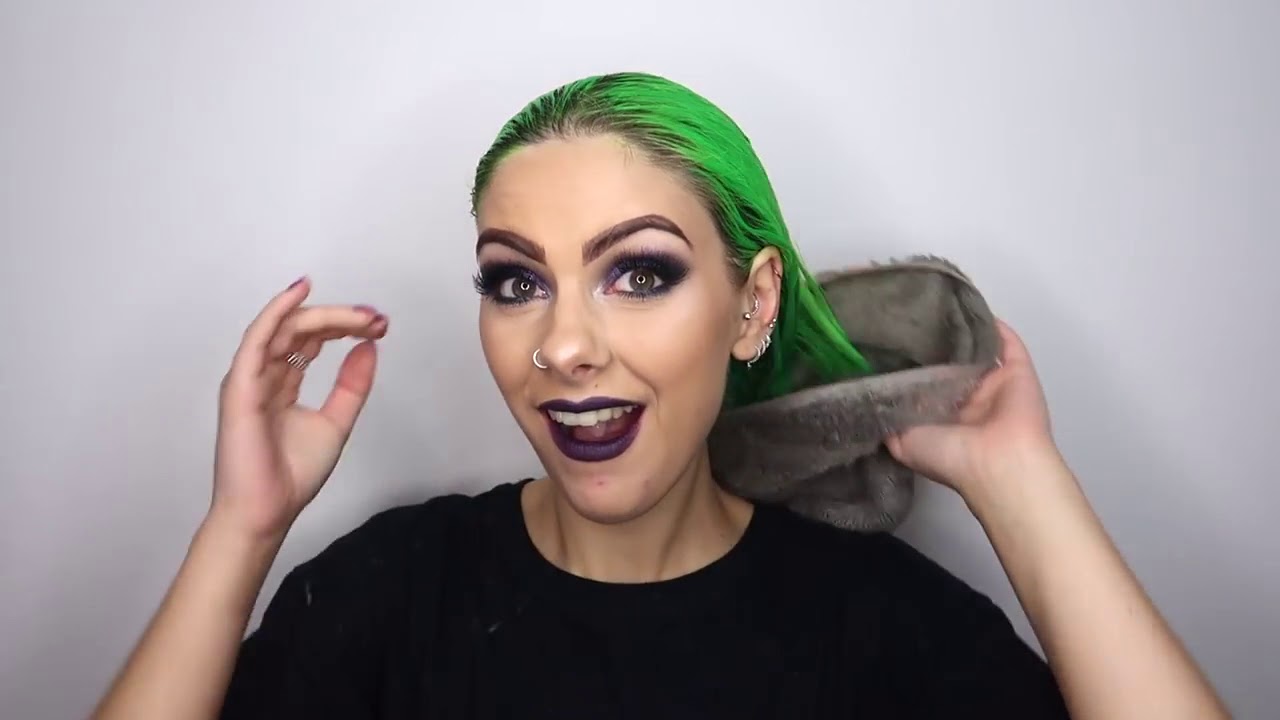 TOXIC UV GREEN HAIR DYE TUTORIAL