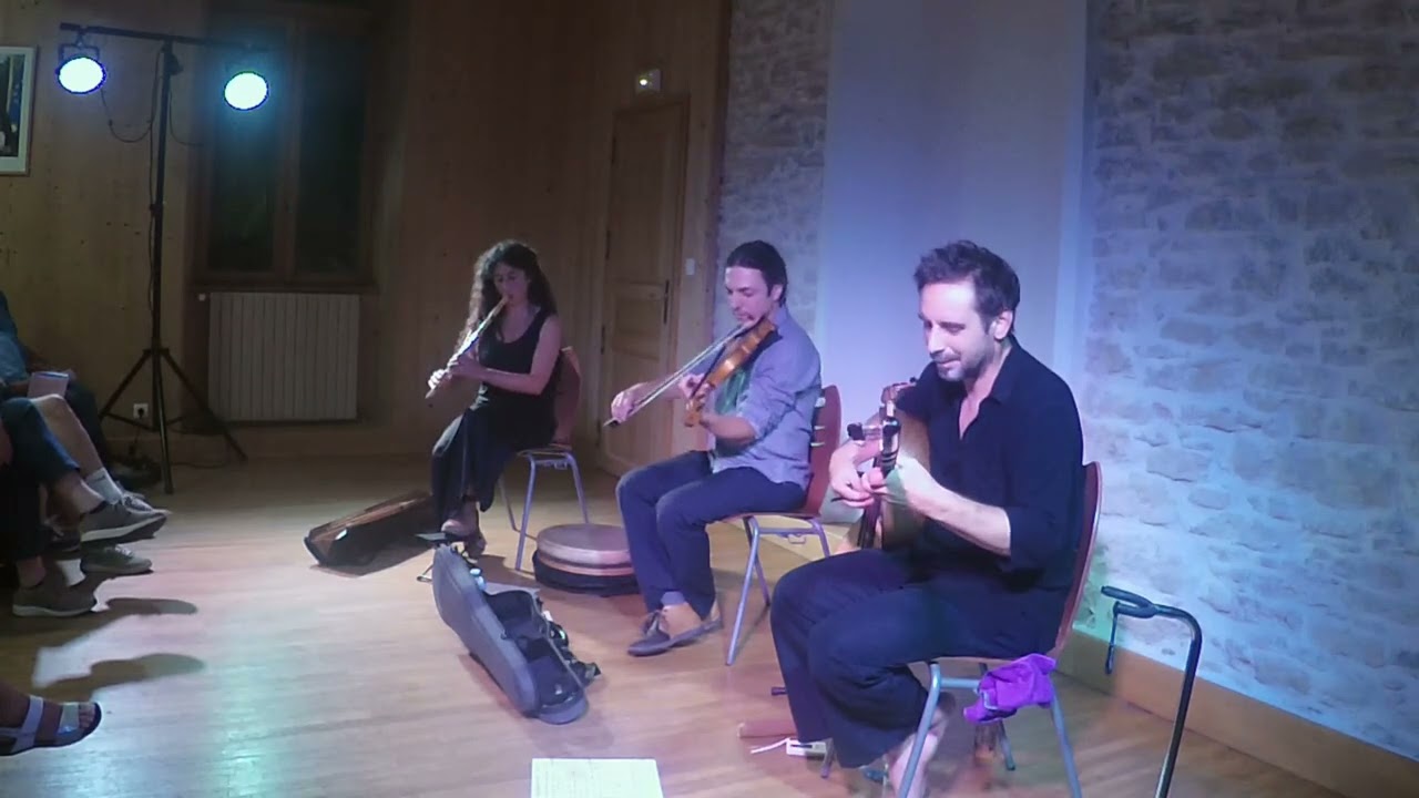 Oyoun trio : Acem asiran pesrev, Ussak semai, Gamzedeyim deva bulmam