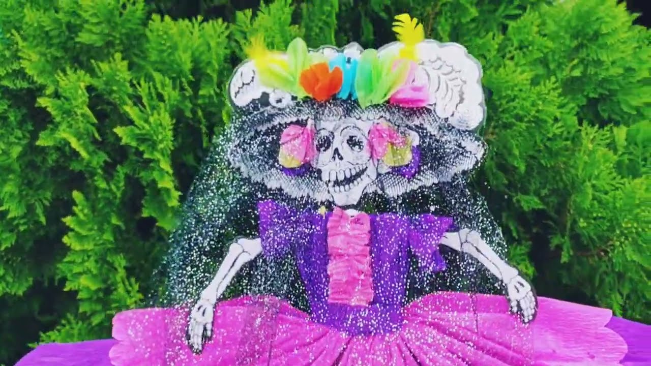 Elaborando catrina con papel crepe// día de muertos