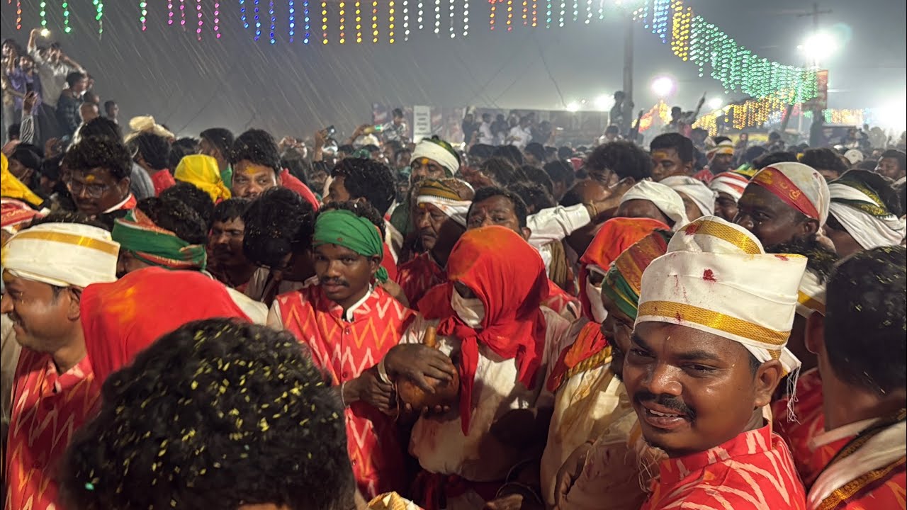 చిలకలగుట్ట నుంచి సమ్మక్క గద్దమీదికి వచ్చింది Sammakka From Chilakalagutta To Ascended On To Gadde