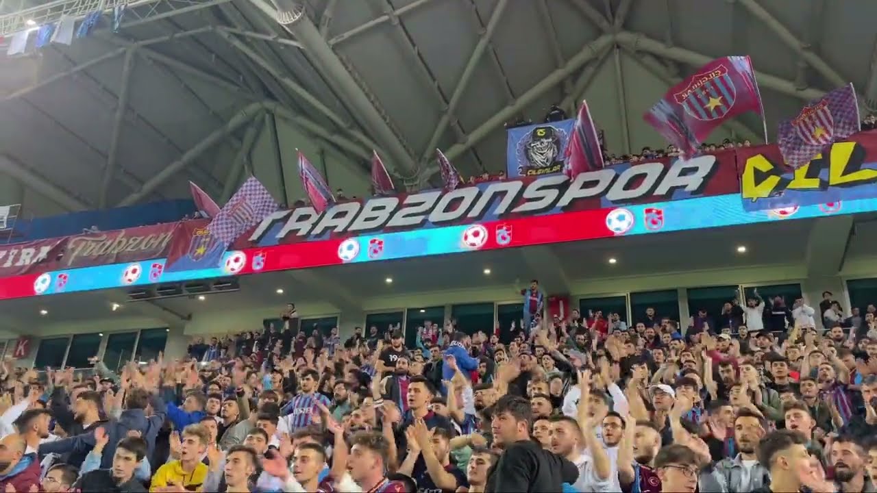 Trabzonspor - Kasımpaşa | Tribün Görüntüleri [10.10.2022]