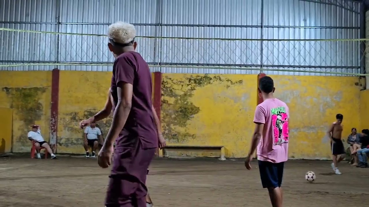 En el templo del voly tungurahua TRÍO BAGUI vs TRÍO KENNY CHINO 
