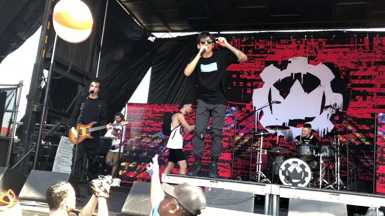 Crown The Empire - 20/20 (Live)