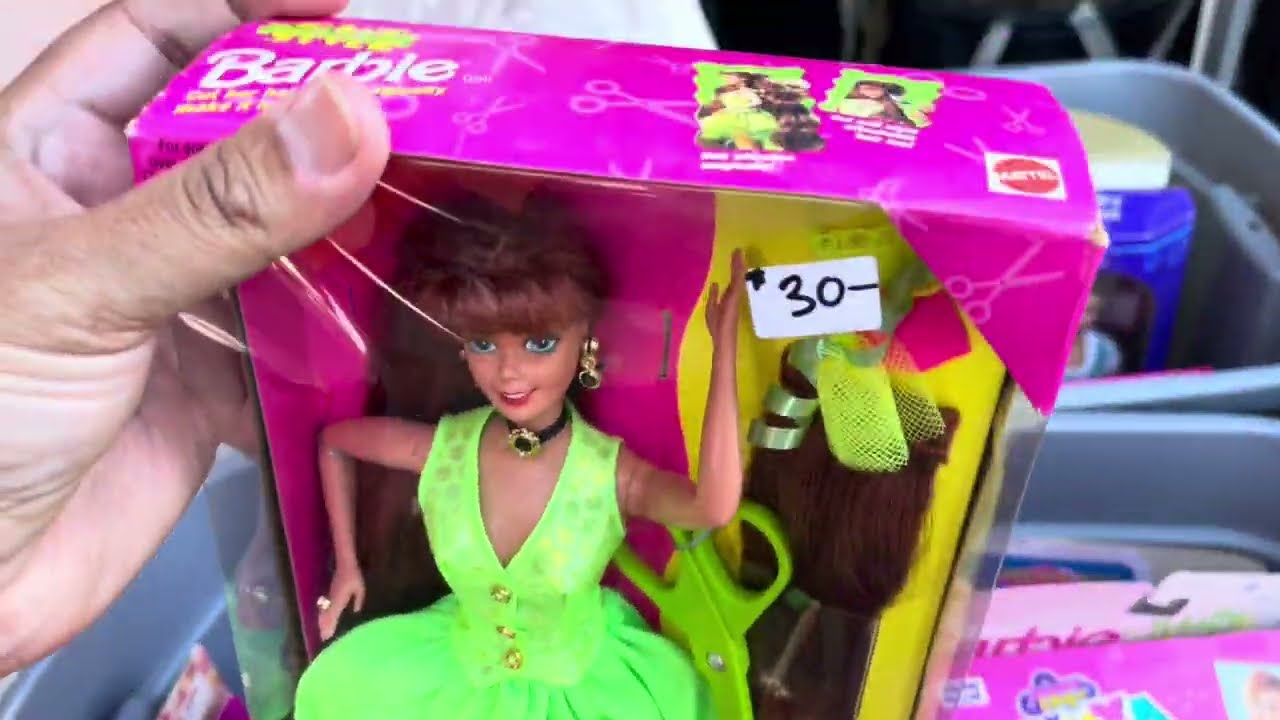 De Regreso al Rose Bowl Swap meet en busca de Vintage Barbies. Back at the Rose Bowl Swap.