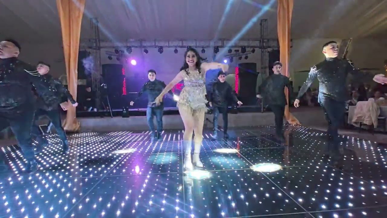 Coreografías para 15 años C & C Dance Studio Entrada Crazy in love Beyoncé
