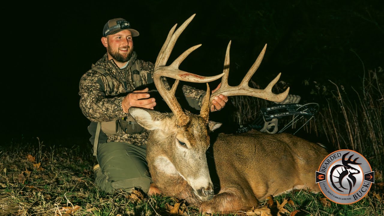 BOW HUNTING ILLINOIS for a Giant 10 Point during the RUT | The Bearded Buck