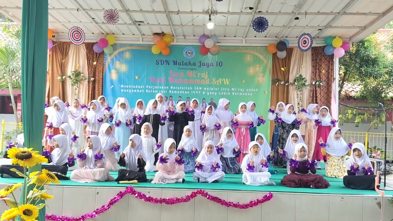 Penampilan Isra' Mi'raj kelas 1 (perempuan) 