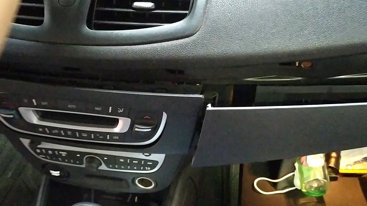 Como retirar aparelho Renault Fluence