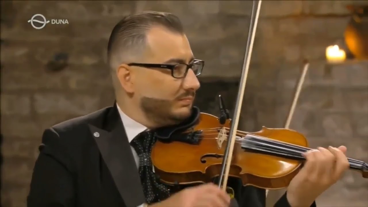 Farkas Rozika Énekel & Tomhán Ferenc (Kis Tyutyu)  Csárdások