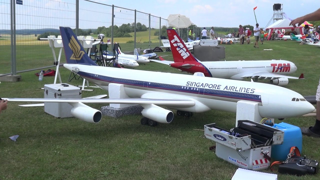 Singapore RC Airliner A-340 Turbine Model