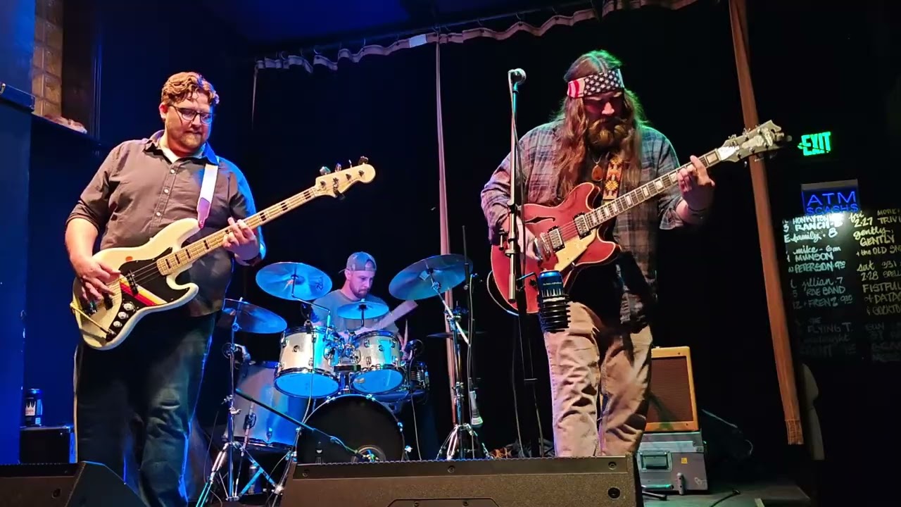 The Midnight Current - Gonna Call - Live at 331 Club