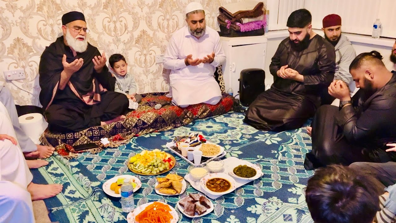 Before start Umrah Jurny short mafil  at Jamaal house