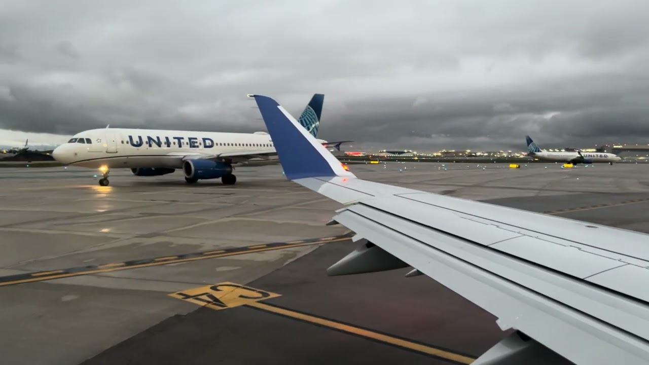 United Express E175 Taxi & Departure from Chicago O’Hare Int’l Airport
