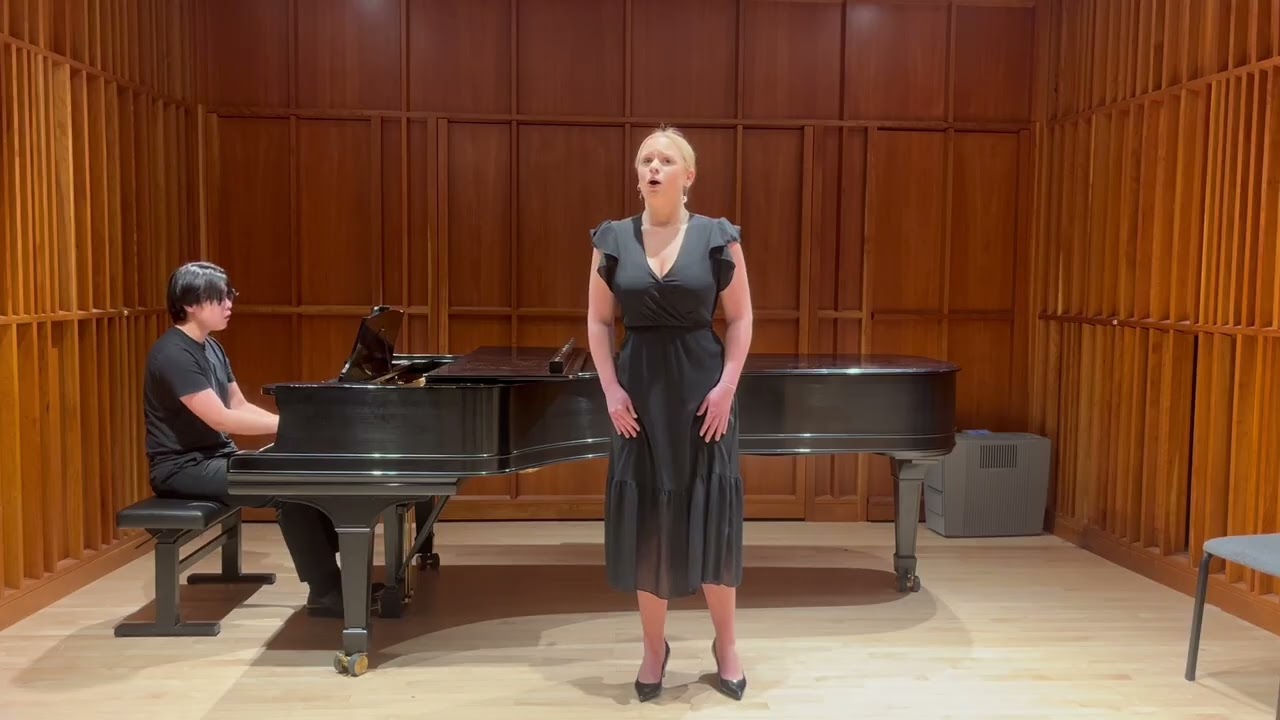 Macy Barry, soprano - Phydilé H. Duparc