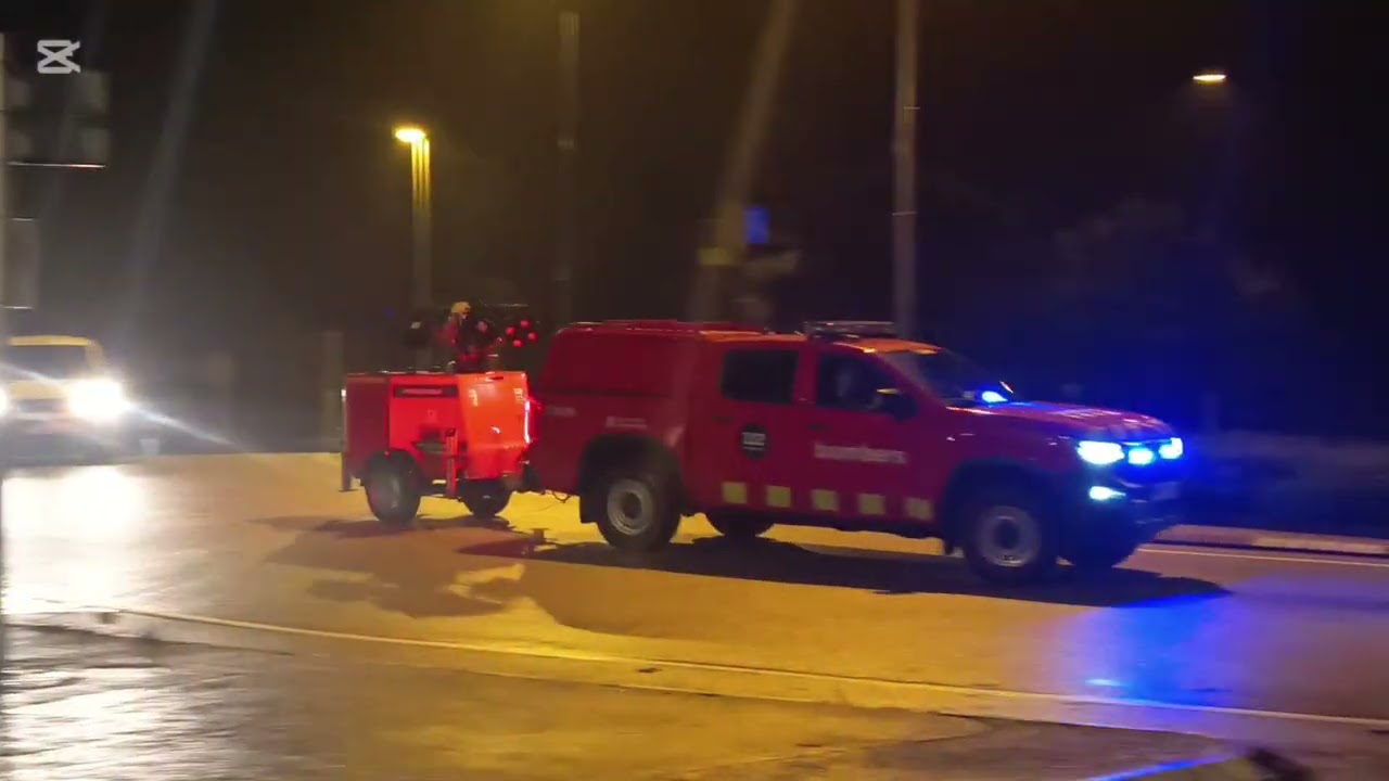 Despliegue de medios de emergencias por el accidente ferroviario de Gelida (Barcelona)