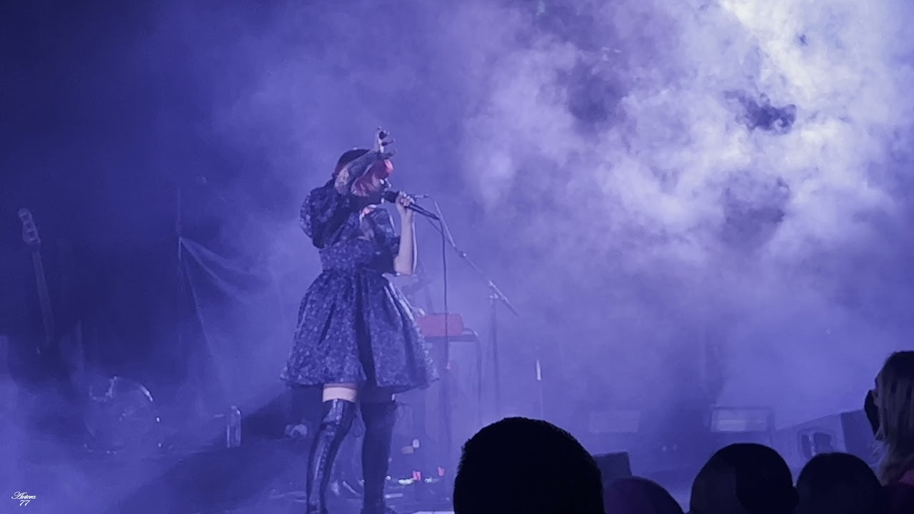 Donna Missal 18Dec2021 4K60 HDR Butterfly, (To Me) Your Face is Love @Hollywood Palladium 90028
