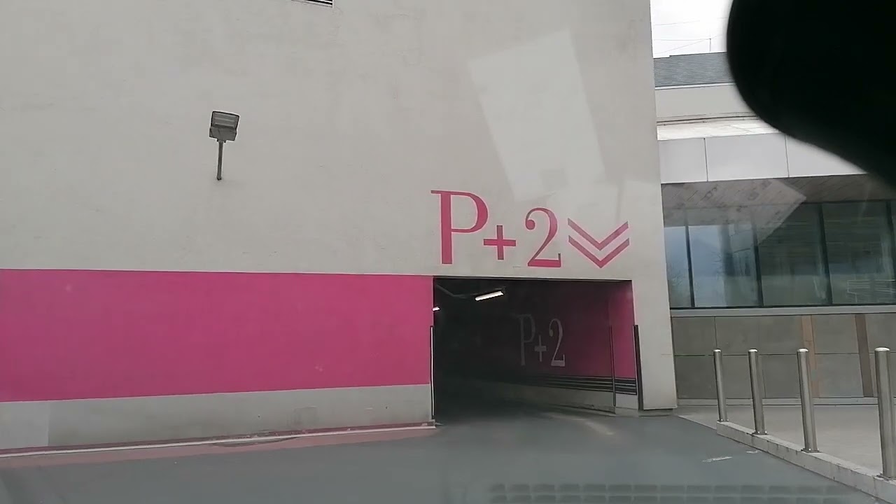 Wrocław, jazda na Parking w Galerii Wroclavia VID 20240307 142621